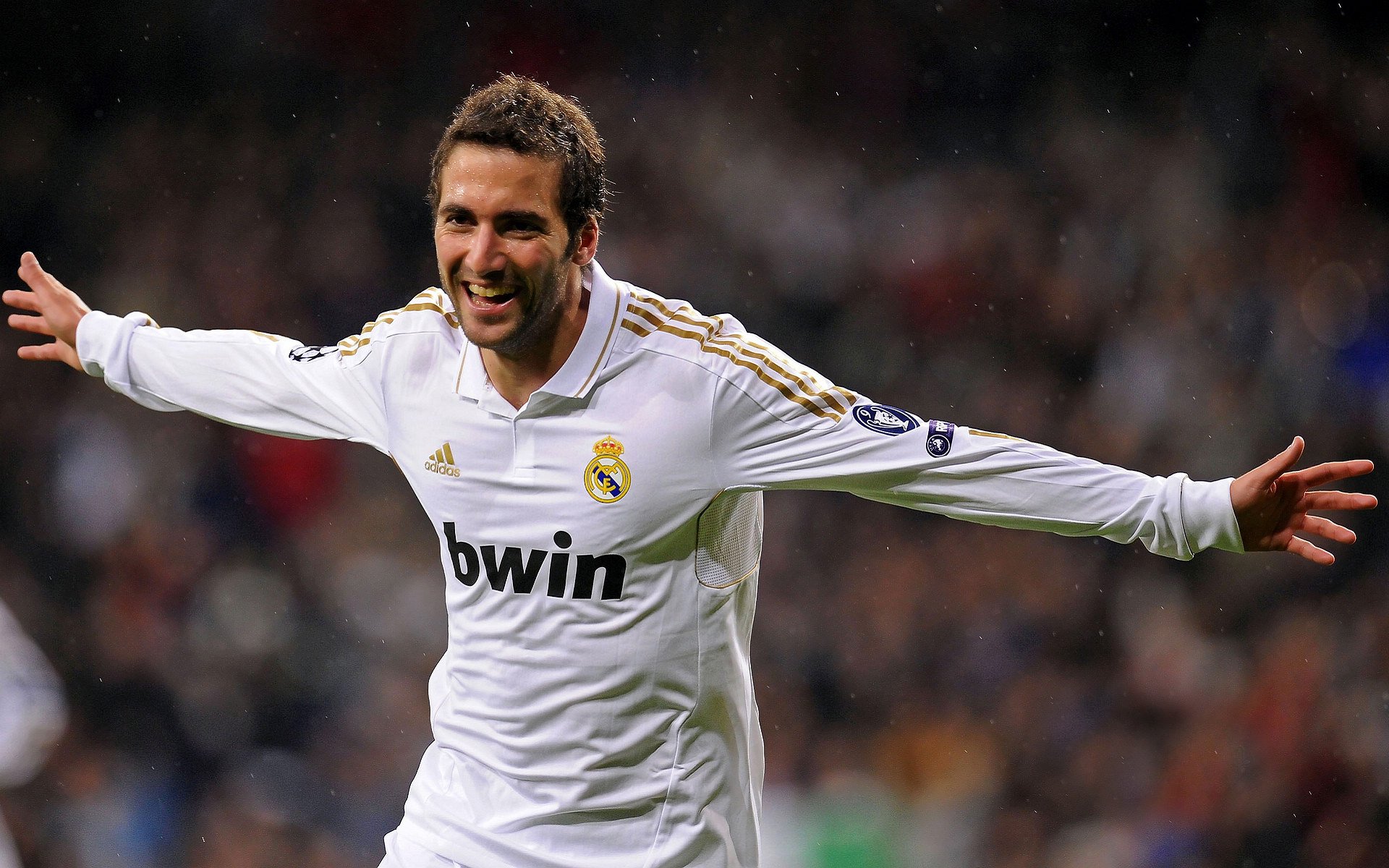 英超争冠白热化,曼城、阿森纳、利物浦三强鼎立,最后五轮定生死