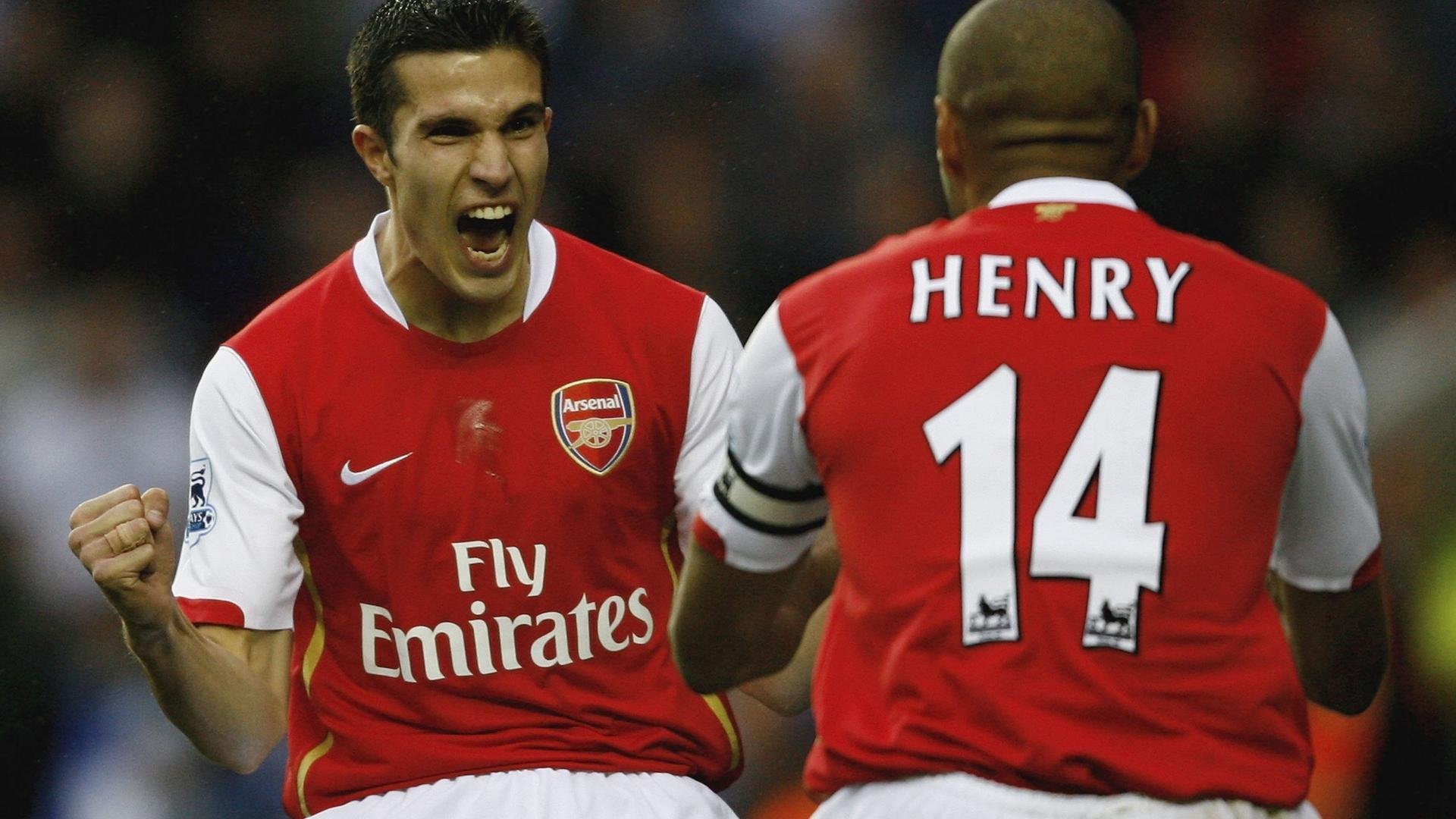 西甲争冠白热化，皇马、巴萨上演终极对决，黑马赫罗纳搅局