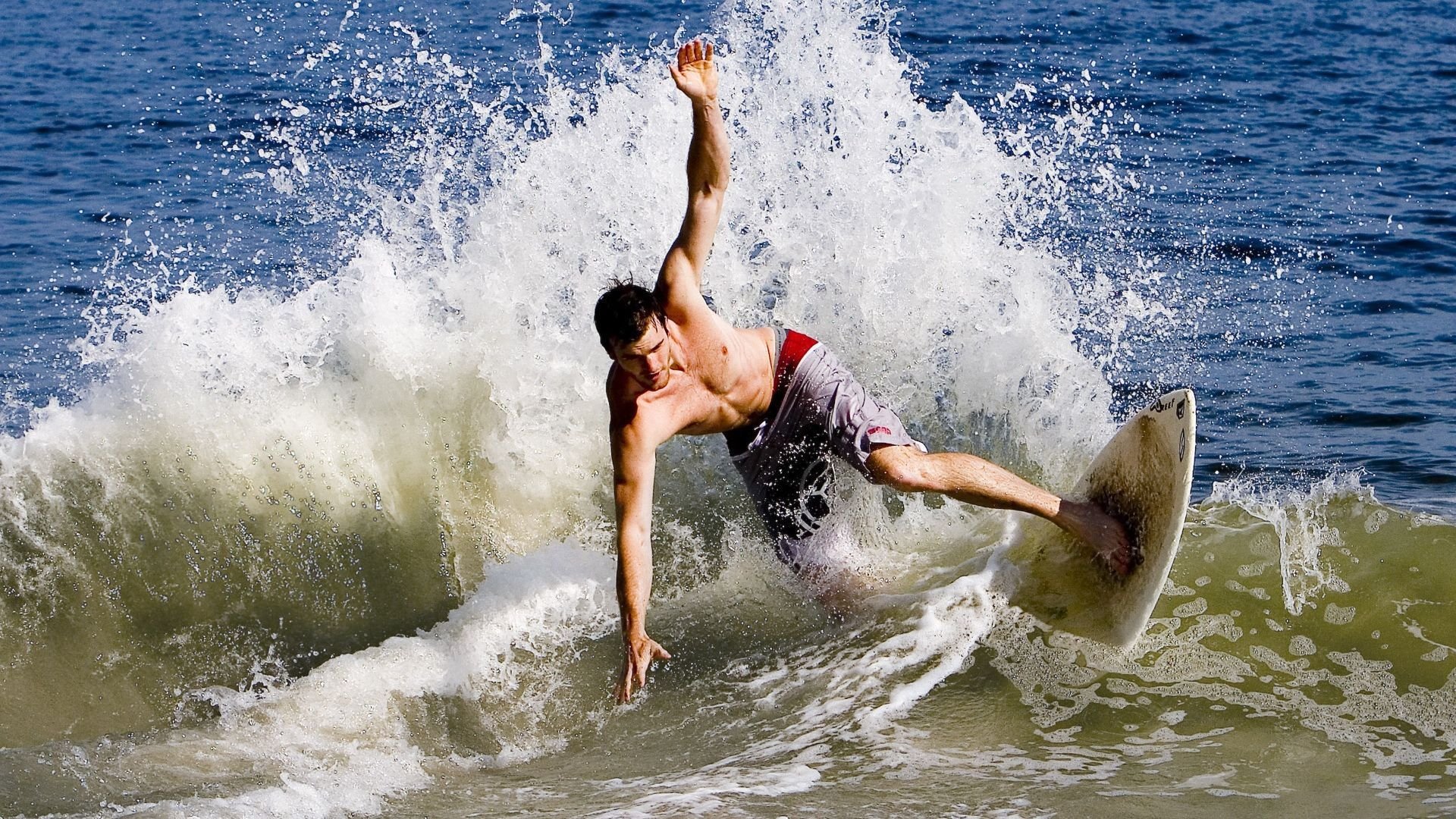 极限运动热潮席卷全球,挑战自我与自然的终极对决